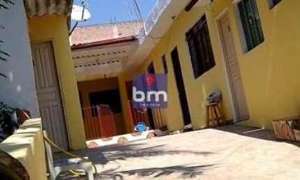 Casa à venda em São Paulo, Jardim Ipê, com 2 quartos, com 180 m²