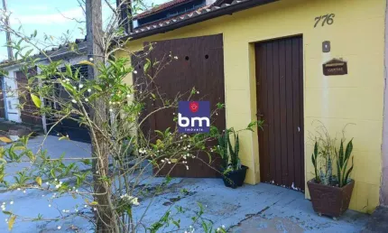 Casa à venda em mongaguá, agenor de campos, com 1 quarto, com 42 m²