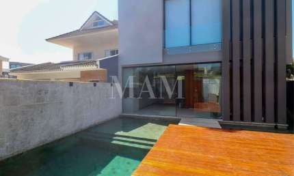 Casa com 4 suítes, piscina, lago, projeto contemporaneo à venda no Condomínio Riviera Del Sol