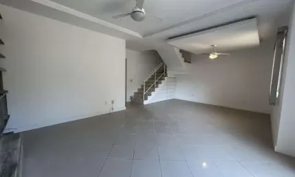 Casa com 4 suítes e piscina à venda em Vargem Pequena