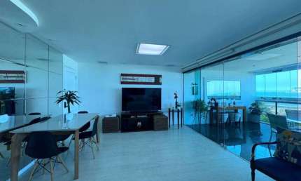Apartamento com Vista Mar e Varanda Envidraçada – 3 Suítes | 160m² | 3 Vagas