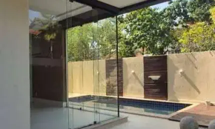 Espaçosa casa de alto padrão em condomínio exclusivo na Barra da Tijuca – condomínio Jardim Nova Barra