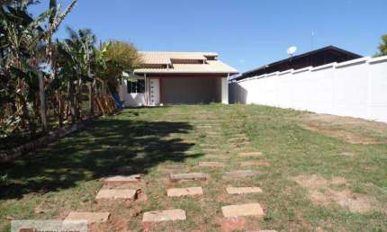 Chácara com 2 dormitórios para alugar, 1000 m² por R$ 3.600,01/mês - Parque Ana Helena - Jaguariúna/SP
