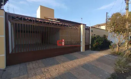 Casa com 3 dormitórios para alugar, 180 m² por R$ 4.095,01/mês - Jardim Zeni - Jaguariúna/SP