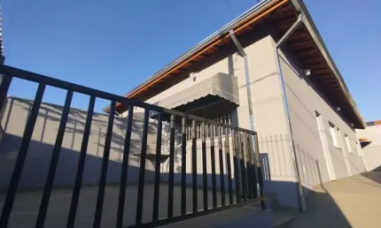 Casa com 2 dormitórios para alugar, 80 m² por R$ 1.800/mês - Floresta - Jaguariúna/SP