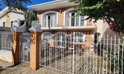 Casa com 3 quartos à venda na Rua Bolívia, 380, Jardim Nova Europa, Campinas