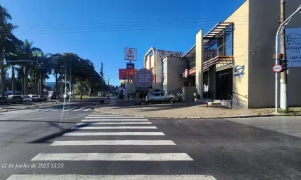 Sala para locação na Avenida dos Esportes em Valinhos, SP