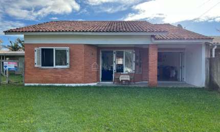 Casa com 3 quartos à venda na Rua Dos Girassóis, 425, Noiva Do Mar, Xangri-Lá por R$ 430.000