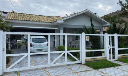 Casa com 3 quartos à venda na Rio Das Contas, 1025, Centro, Xangri-Lá por R$ 750.000