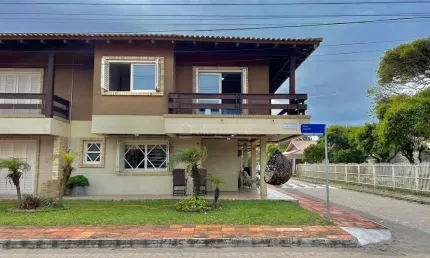 Casa em condomínio fechado com 3 quartos à venda na Marfim, 85, Rainha do Mar, Xangri-Lá por R$ 480.000