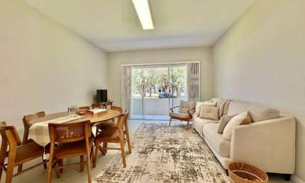 Apartamento com 3 quartos à venda na Rua Inambuí, 44, Atlântida, Xangri-Lá por R$ 770.000