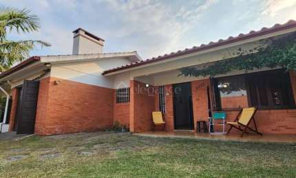 Casa com 3 quartos à venda na Rua Rio Comandaí, 2223, Centro, Xangri-Lá por R$ 620.000