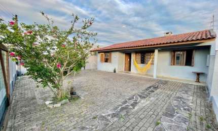 Casa com 3 quartos à venda na Rua Rio Comandaí, 348, Centro, Xangri-Lá por R$ 590.000