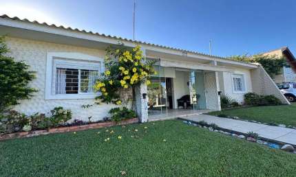 Casa com 5 quartos à venda na Primavera, 757, Atlântida, Xangri-Lá por R$ 850.000