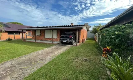 Casa com 3 quartos à venda na Rua Rio Vacacaí, 179, Centro, Xangri-Lá por R$ 700.000