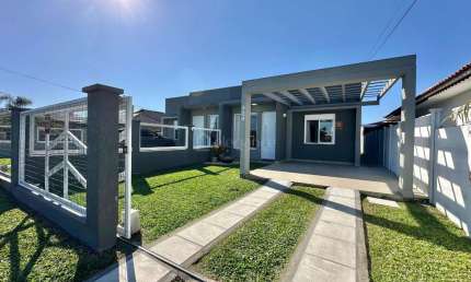 Casa com 3 quartos à venda na Rio Uruguai, 724, Centro, Xangri-Lá por R$ 795.000