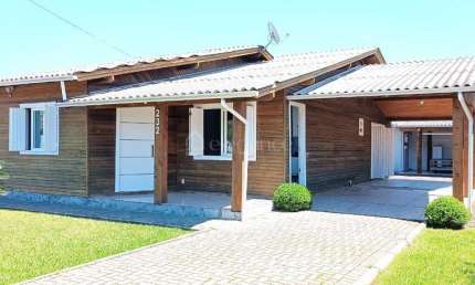 Casa com 3 quartos à venda na Sabiá, 232, Atlântida, Xangri-Lá por R$ 850.000