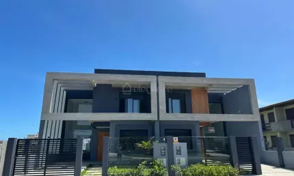 Casa em condomínio fechado com 4 quartos à venda na Coral, 185, Rainha do Mar, Xangri-Lá por R$ 1.450.000