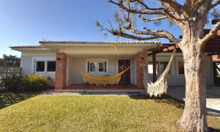 Casa com 3 quartos à venda na Camaquã, 280, Remanso, Xangri-Lá por R$ 990.000