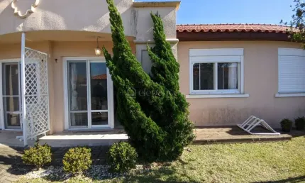 Casa em condomínio fechado com 2 quartos à venda na Central, 1001, Noiva Do Mar, Xangri-Lá por R$ 690.000