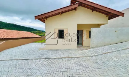 Casa à Venda em Atibaia/SP - Permite Financiamento Bancário