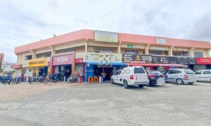 Conjunto Comercial - R Vinte e Quatro de Maio, 574 - Centro - Pinhais - PR