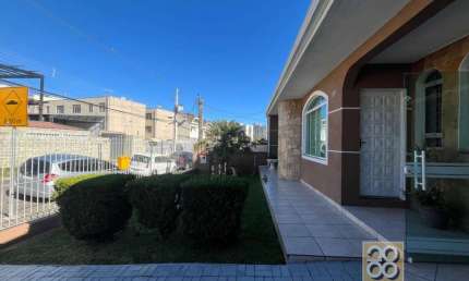 Casa - R Capitao Tenente Maris de Barros, 80 - Portão - Curitiba PR