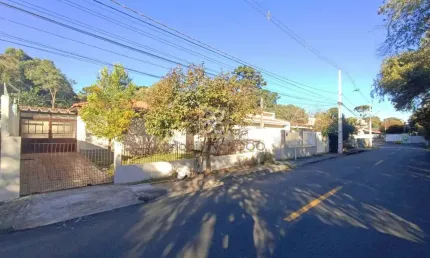 Casa de Alvenaria - R Desembargador Manoel de Lacerda Pinto, 48 - Bacacheri - Curitiba - PR