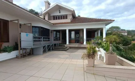 Casa com 3 dormitórios à venda, 450 m² por R$ 2.350.000 - Santo Inácio - Santa Cruz do Sul/RS