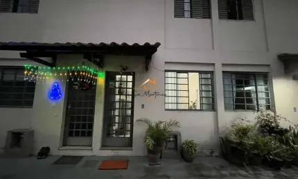 Casa em Condomínio à Venda em Americanópolis, São Paulo-SP: 2 Quartos, 2 Salas, 1 Banheiro, 2 Vagas de Garagem!