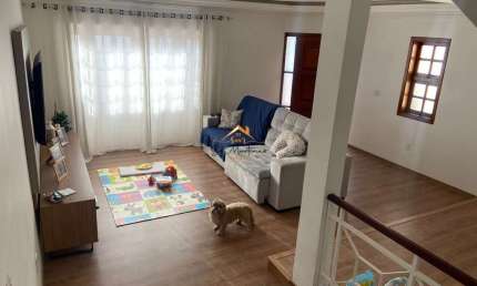 Imperdível: Casa à venda em Jundiaí-SP, 3 quartos, 1 suíte, 2 salas, 4 vagas de garagem, 315m², no Jardim da Fonte.
