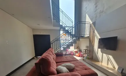 Imperdível casa em condomínio à venda em Jundiaí-SP, bairro Jardim Celeste: 4 quartos, 1 suíte, 3 salas, 4 banheiros, 3 vagas, 200m²