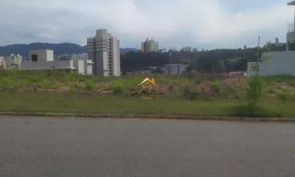 Terreno à venda na avenida alberto rodrigues de oliveira, s/n, jardim florestal, jundiaí por r$ 895.000