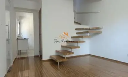 Imperdível oportunidade: Casa em condomínio à venda no Recanto Soraya, Francisco Morato-SP! 2 quartos, 2 salas, 5 banheiros, 1 vaga, 56m².