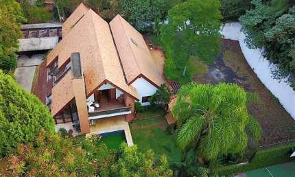 Sensacional casa de vila para venda com 4 quartos, sendo 4 suítes, 800m²