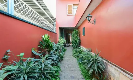 Aconchegante casa tipo para venda com 4 quartos, sendo 4 suítes, 450m²