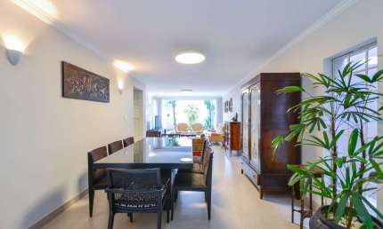 Confortável casa tipo para venda com 3 quartos, sendo 1 suíte, 200m²