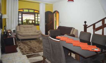 Agradável casa tipo para venda com 3 quartos, sendo 1 suíte, 143.54m²