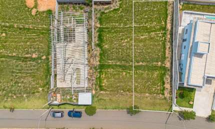 Confortável lote em condomínio para venda em Loteamento Residencial Rio das Flores, 380m²