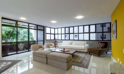 Atraente apartamento tipo para venda com 4 quartos, sendo 2 suítes, 330m²