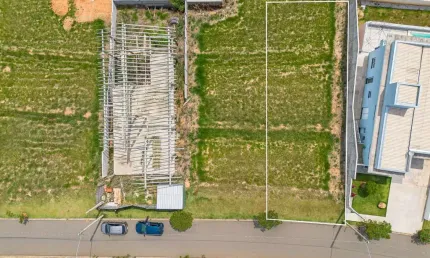 Aconchegante lote em condomínio para venda em Loteamento Residencial Rio das Flores, 380m²