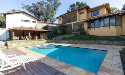 Imperdível sobrado para venda em guarapiranga com 5 quartos, sendo 3 suítes, 650m²