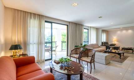 Confortável apartamento tipo para venda com 3 quartos, sendo 3 suítes, 192m²