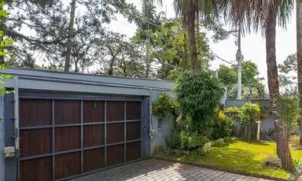 Agradável casa tipo para venda em Jardim Marajoara com 4 quartos, sendo 2 suítes, 384m²