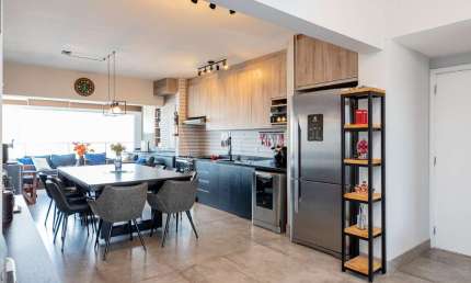 Confortável apartamento tipo para venda com 3 quartos, sendo 2 suítes, 136m²