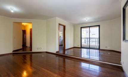 Funcional apartamento tipo para venda e locação com 4 quartos, sendo 2 suítes, 178m²