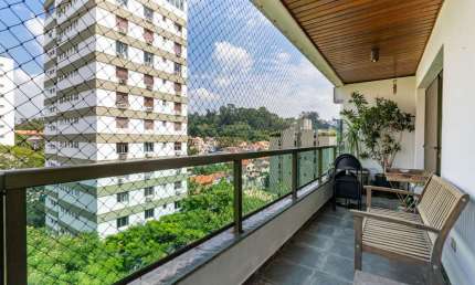 Elegante apartamento tipo para venda com 4 quartos, sendo 2 suítes, 156m²