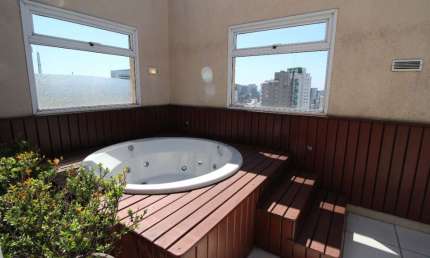 Agradável cobertura para venda com 4 quartos, sendo 4 suítes, 425.35m²