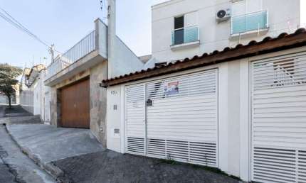 Confortável sobrado para venda com 3 quartos, sendo 1 suíte, 182m²