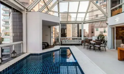 Agradável cobertura para venda em Vila Nova Conceição com 4 quartos, sendo 4 suítes, 544m²